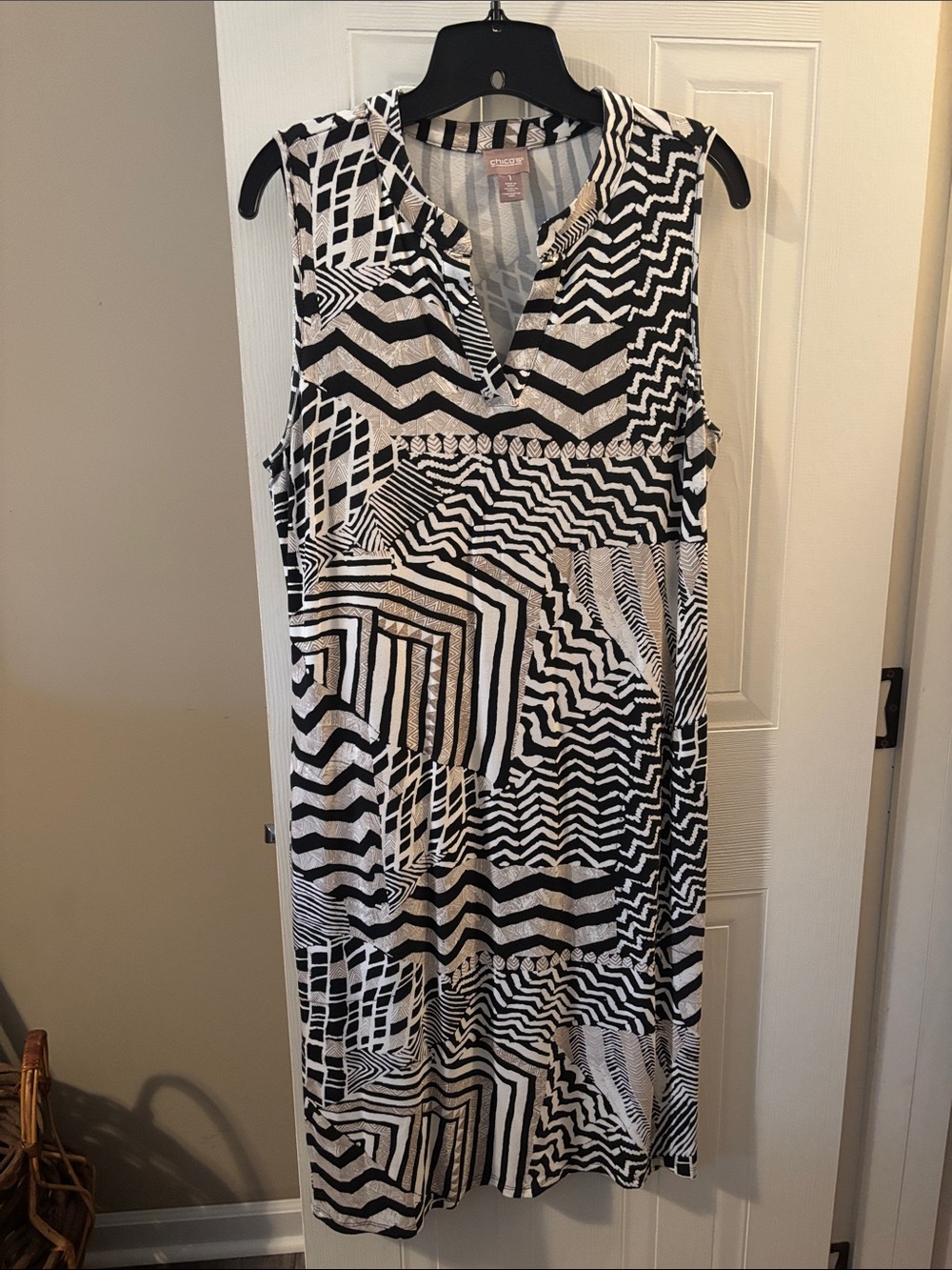 Chicos Black & Beige Geometric Midi Dress